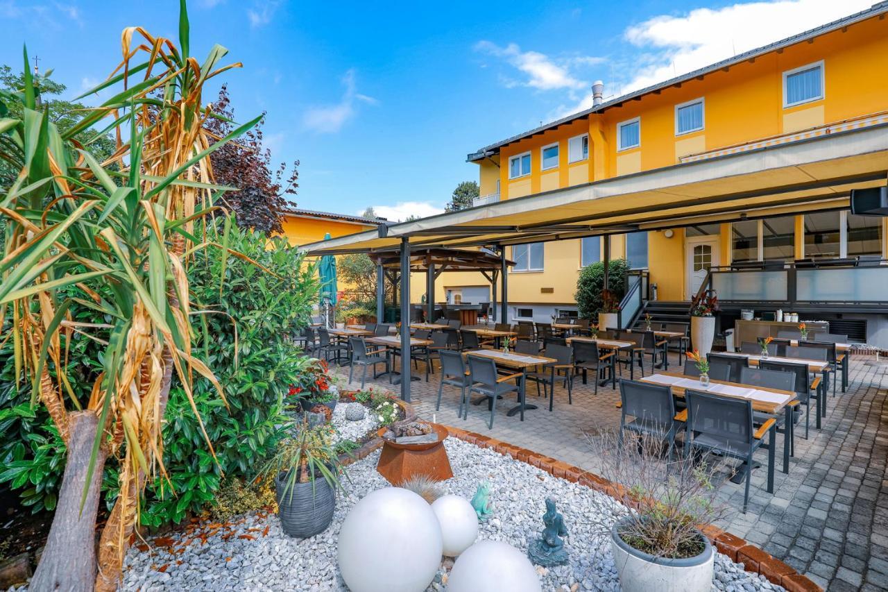 Hotel Freiensteinerhof Superior Sankt Peter-Freienstein Exterior foto